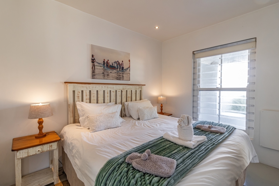 5 Bedroom Property for Sale in Bekbaai Western Cape
